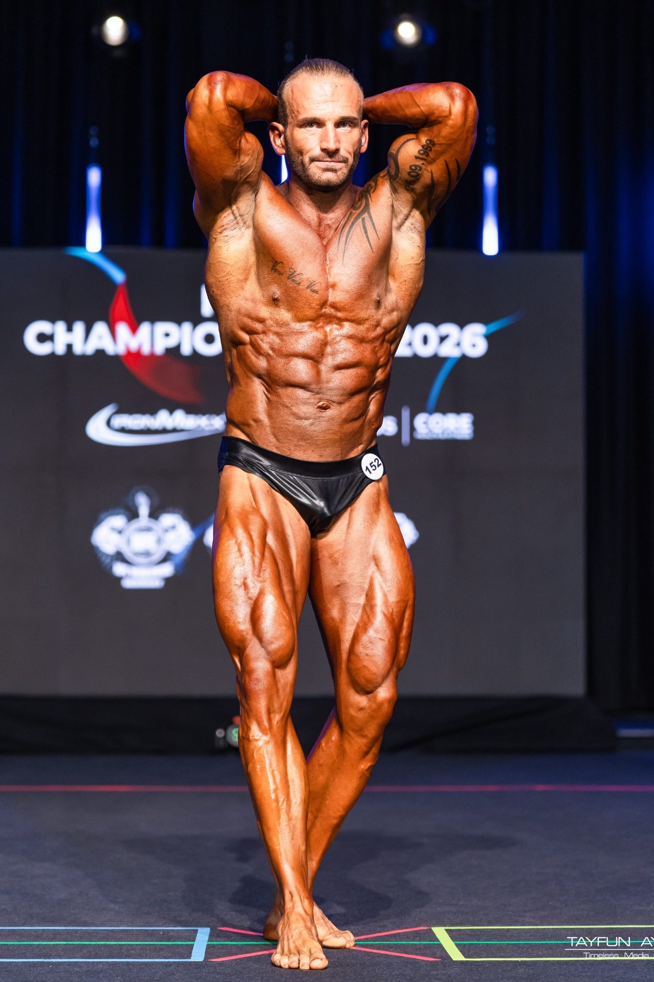 Classic Physique Wettkampf – Patrick Sebian auf der Bühne